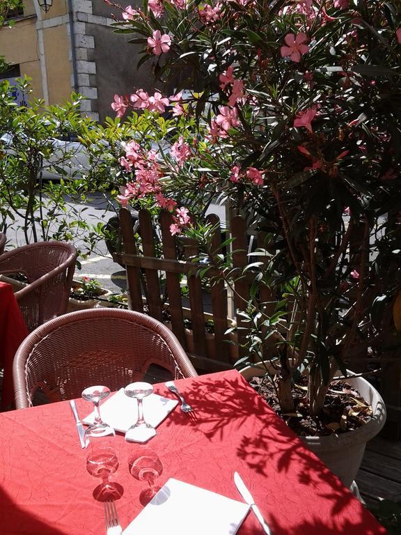 Hotel Restaurant Henri IV Eauze Exterior photo