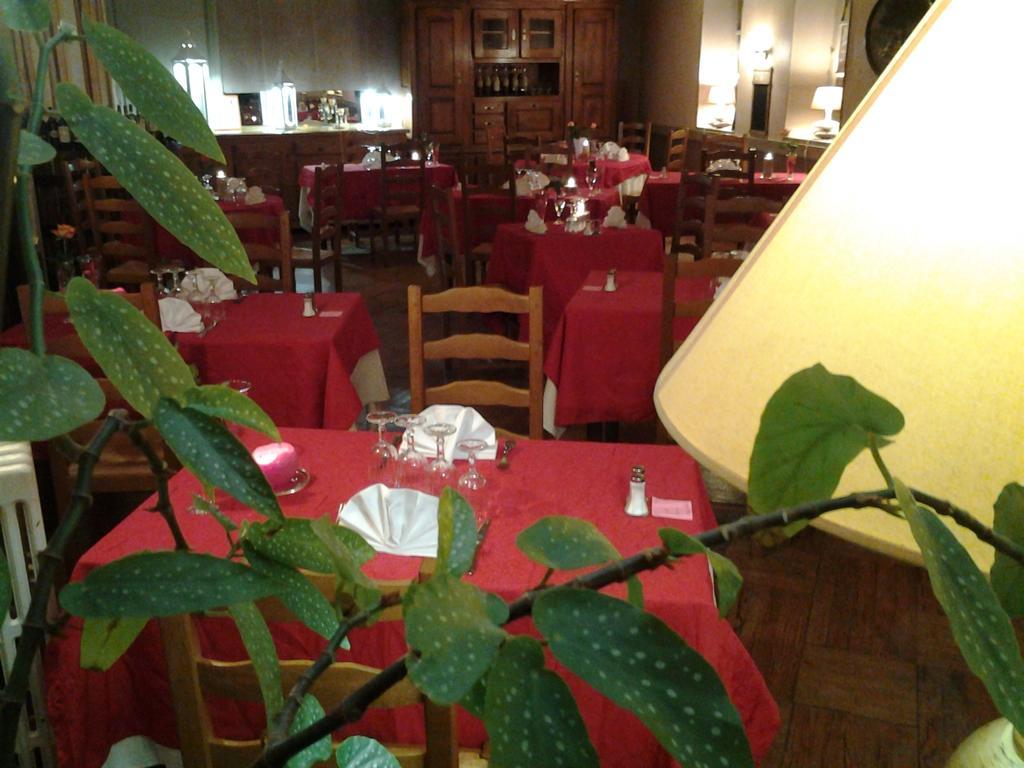 Hotel Restaurant Henri IV Eauze Exterior photo