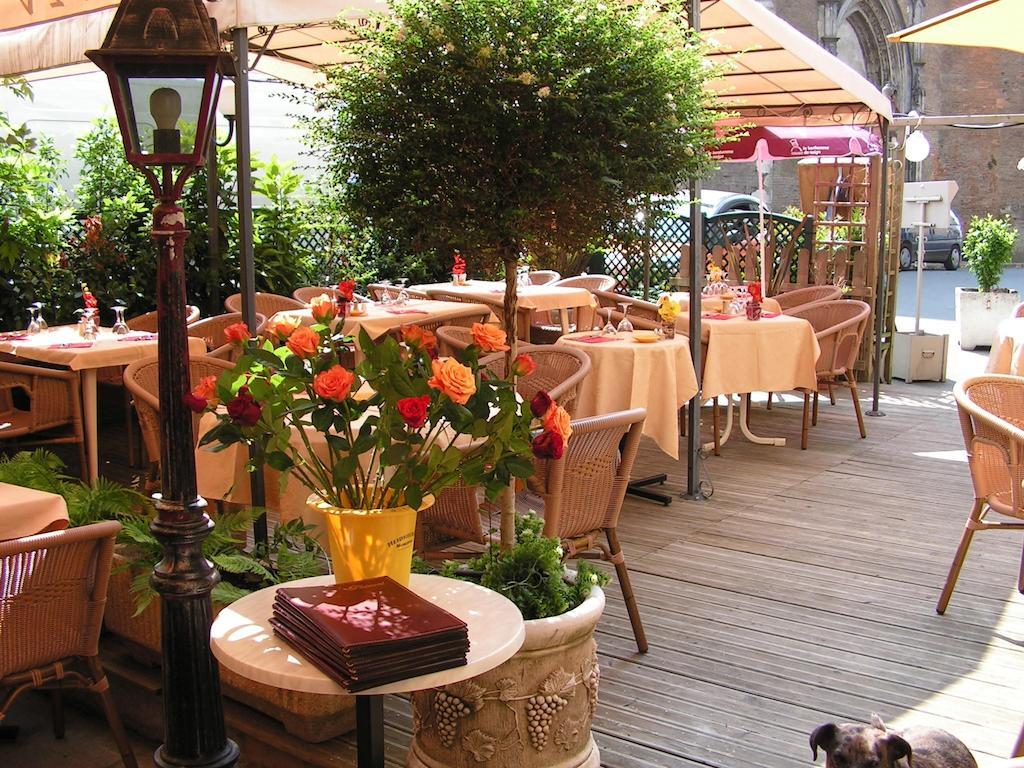 Hotel Restaurant Henri IV Eauze Exterior photo